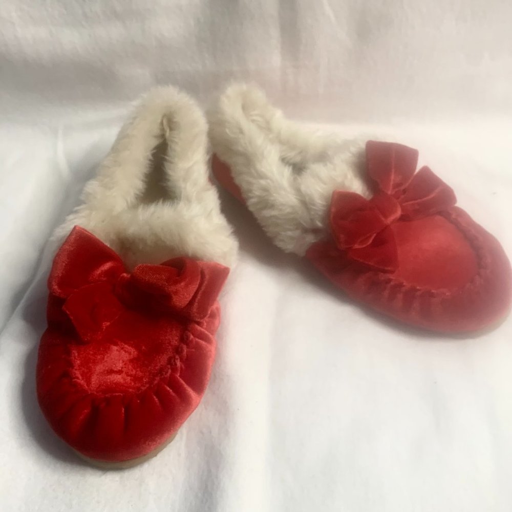 GAP Kids Red Velvet Fleeced Lined Slippers Size 1 – 2 (Ages 7 – 8) - Picture 2 of 8